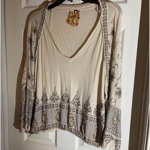 GUC Free people Lightweight Shirt With Bell Sleeves Size Medium